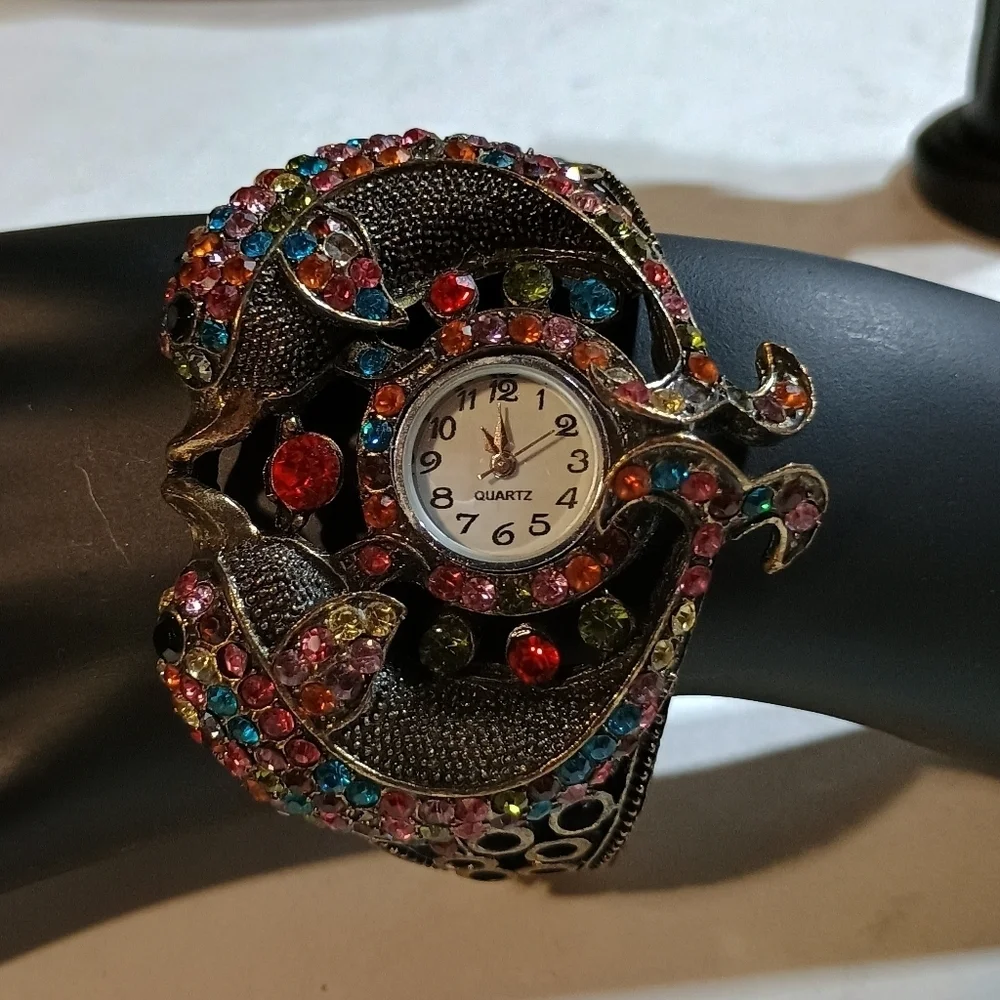 2 Dolphins Multicolor Crystal Quartz Women's Bracelet Watch